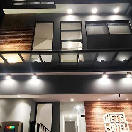 Weis Hotel Simpang Lima Semarang Zewnętrze zdjęcie