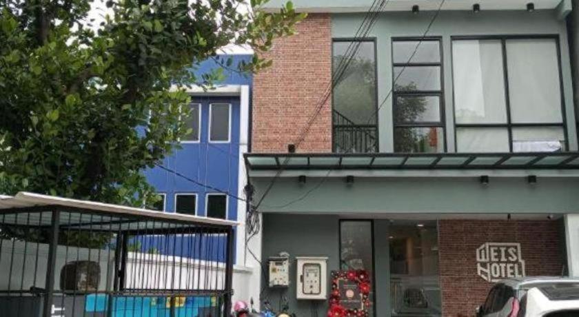 Weis Hotel Simpang Lima Semarang Zewnętrze zdjęcie